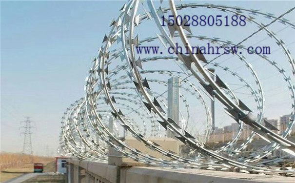 高鐵刺絲滾籠防護網 高鐵刺絲滾籠防護網