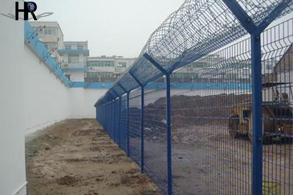 刺繩圍欄在種植和養(yǎng)殖業(yè)的作用 刺繩圍欄在種植和養(yǎng)殖業(yè)的作用